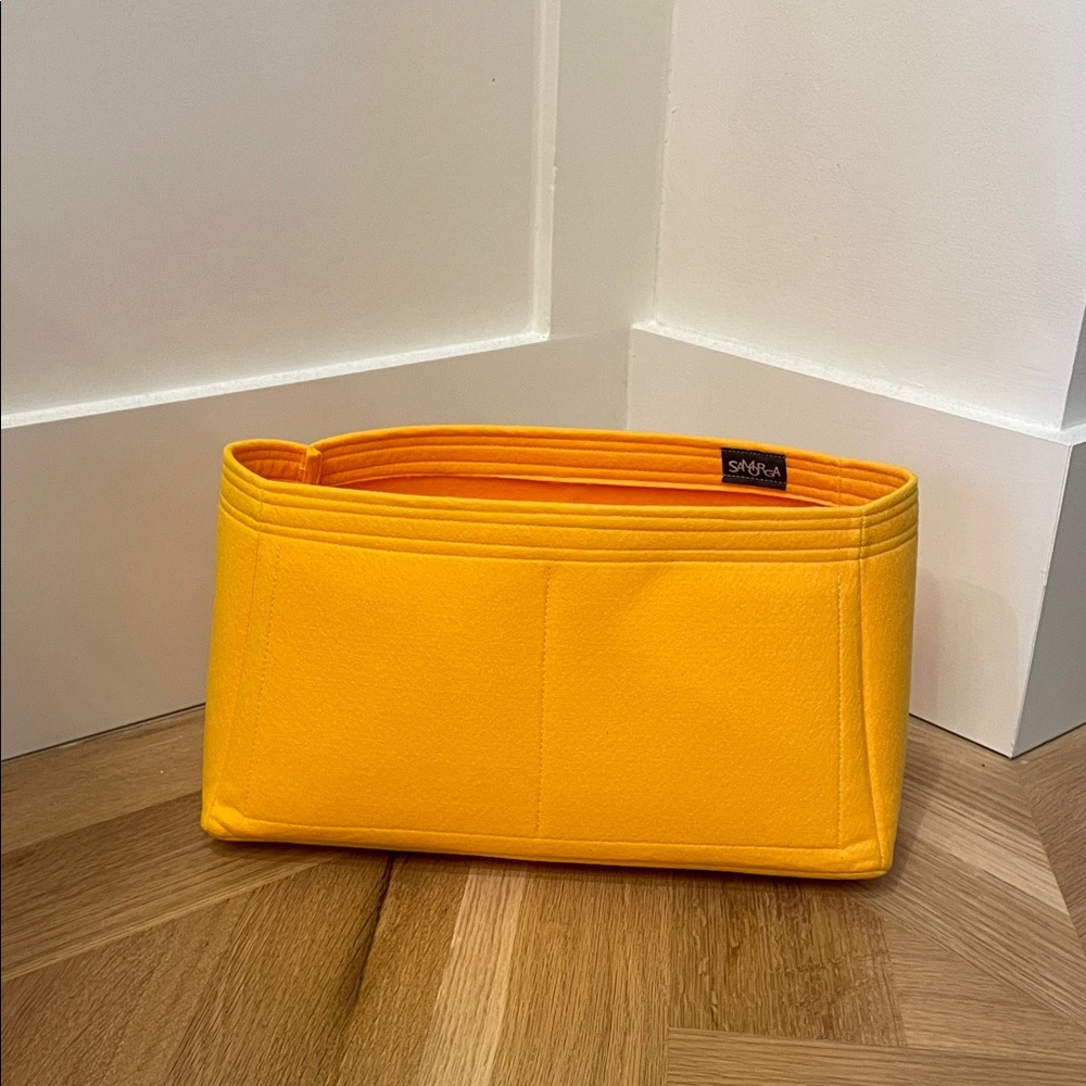 Samorga insert in the color Juane (yellow) for the Louis Vuitton Alma Gm handbag